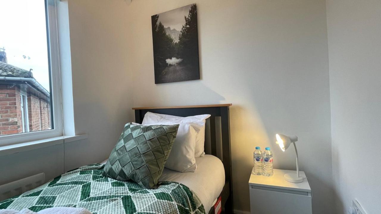 Fully Serviced Three Bed House In Durham Ngoại thất bức ảnh